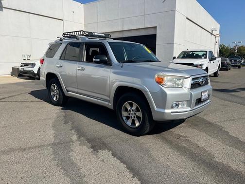 Photo 2 of 12 of 2010 Toyota 4Runner SR5