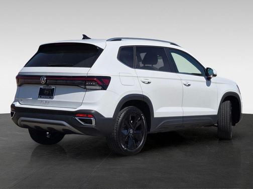 2026 Volkswagen Taos SE