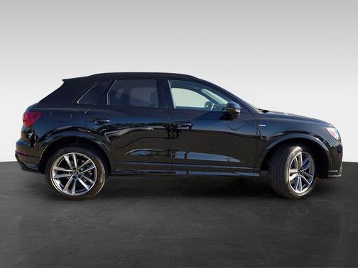 2023 Audi Q3 45 S line Premium Plus