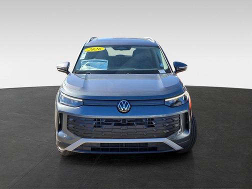 2025 Volkswagen Golf GTI 2.0T SE DSG