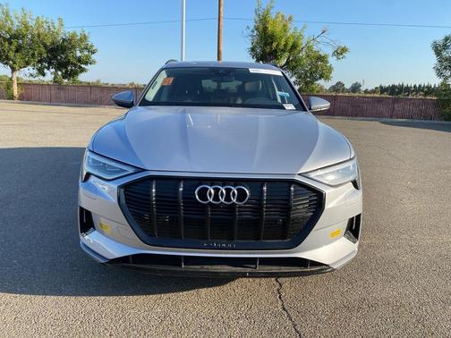 2022 Audi e-tron Premium
