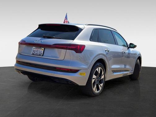 2022 Audi e-tron Premium