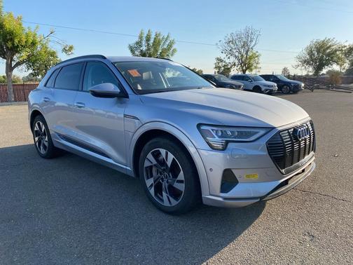 2022 Audi e-tron Premium