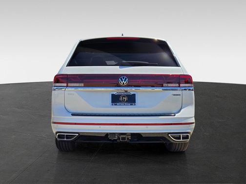 Opal White Pearl 2026 Volkswagen Atlas 2.0T SEL Premium R-Line 4MOTION