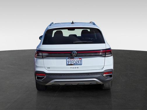 2025 Volkswagen Taos 1.5T SE