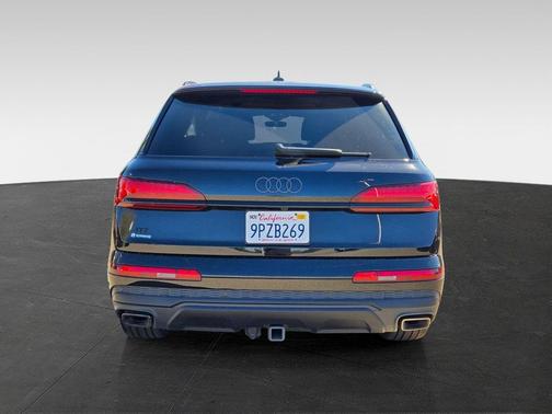 2025 Audi Q7 45 Premium Plus