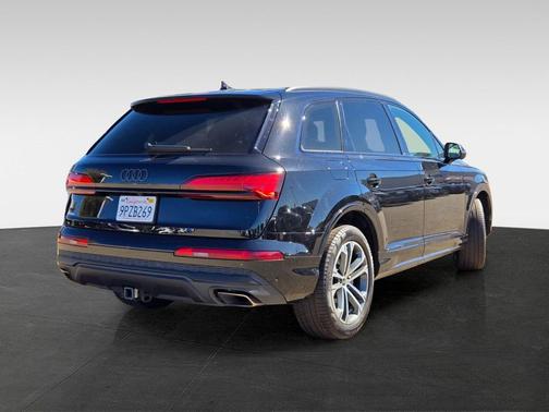 2025 Audi Q7 45 Premium Plus