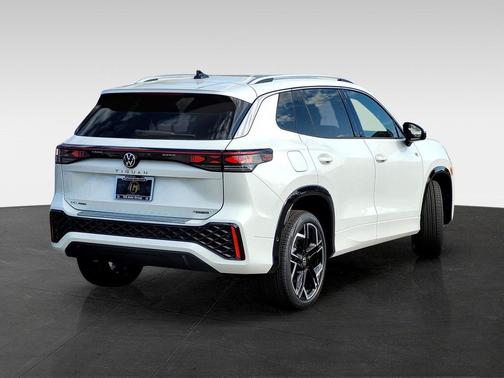 2026 Volkswagen Tiguan 2.0T SEL R-Line 4MOTION