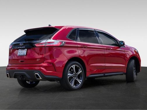Rapid Red Metallic Tinted Clearcoat 2023 Ford Edge ST