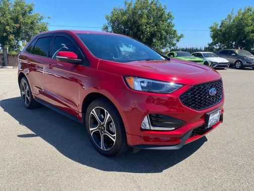 Rapid Red Metallic Tinted Clearcoat 2023 Ford Edge ST