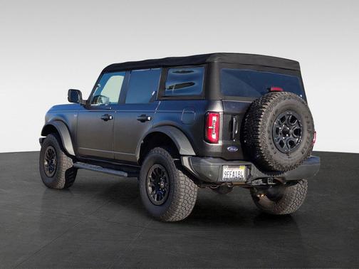 LIGHTNING BLUE METALLIC 2021 Ford Bronco First Edition