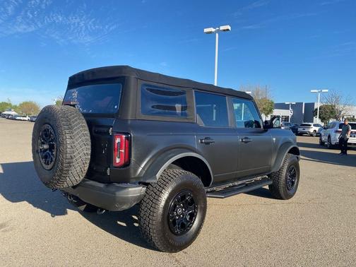 LIGHTNING BLUE METALLIC 2021 Ford Bronco First Edition