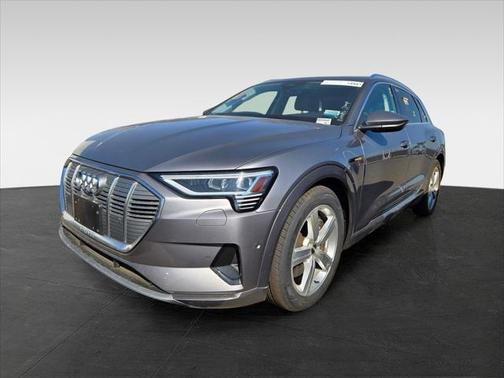 2019 Audi e-tron Premium Plus