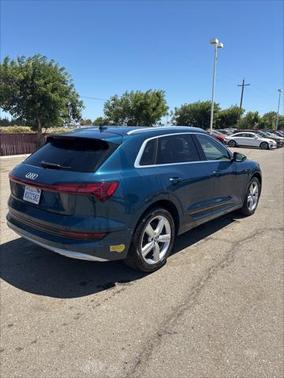 2019 Audi e-tron Premium Plus