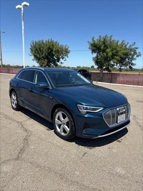 2019 Audi e-tron Premium Plus