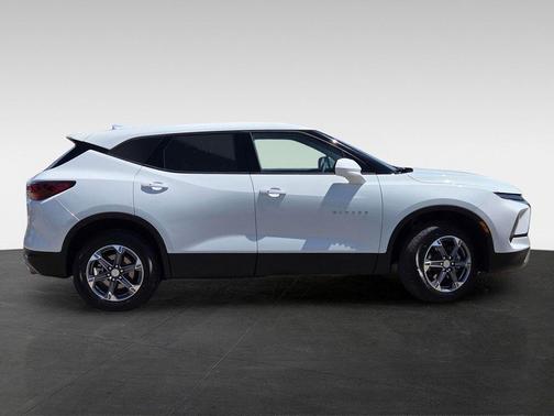 Summit White 2025 Chevrolet Blazer 2LT