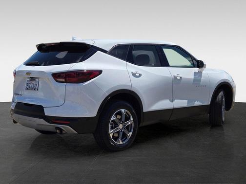 Summit White 2025 Chevrolet Blazer 2LT