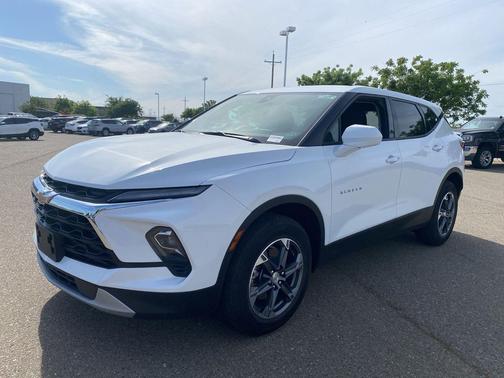 Summit White 2025 Chevrolet Blazer 2LT