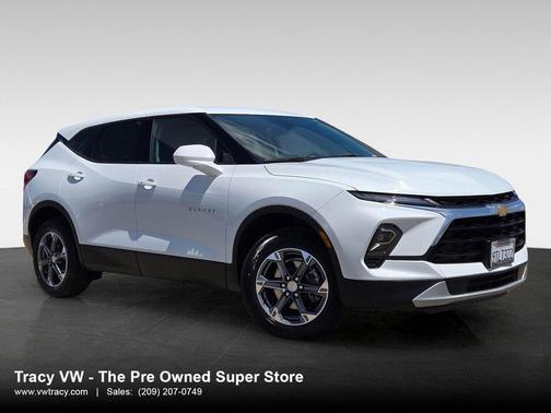 Summit White 2025 Chevrolet Blazer 2LT