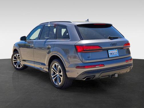 2025 Audi Q7 45 Premium Plus