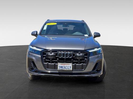 2025 Audi Q7 45 Premium Plus