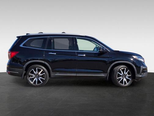 2022 Honda Pilot Touring 8-Passenger