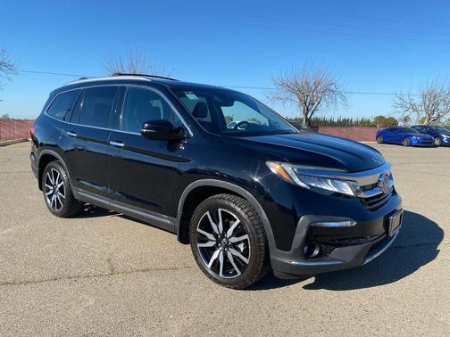 2022 Honda Pilot Touring 8-Passenger
