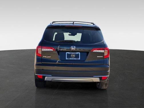2022 Honda Pilot Touring 8-Passenger