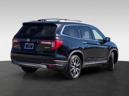 2022 Honda Pilot Touring 8-Passenger