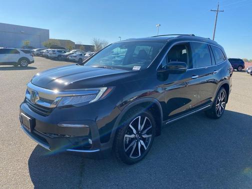 2022 Honda Pilot Touring 8-Passenger