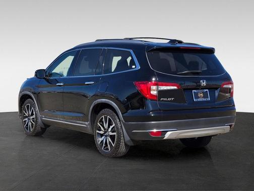 2022 Honda Pilot Touring 8-Passenger