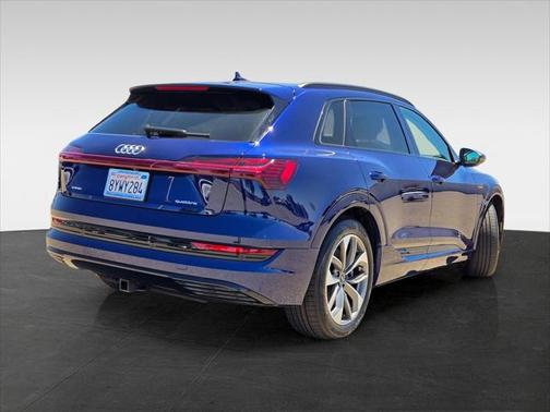 2021 Audi e-tron Premium Plus