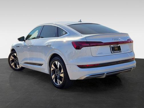 2022 Audi e-tron Sportback S line Premium Plus