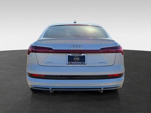 2022 Audi e-tron Sportback S line Premium Plus