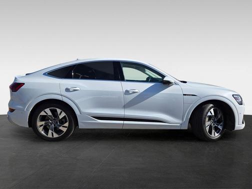 2022 Audi e-tron Sportback S line Premium Plus