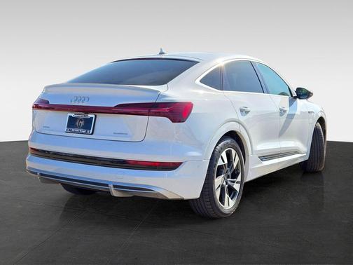 2022 Audi e-tron Sportback S line Premium Plus