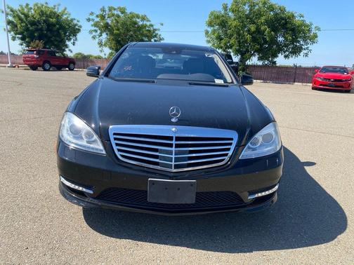 Black 2013 Mercedes-Benz S-Class S 550