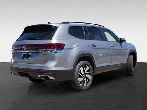 Silver Mist Metallic 2026 Volkswagen Atlas 2.0T SE w/Technology 4MOTION