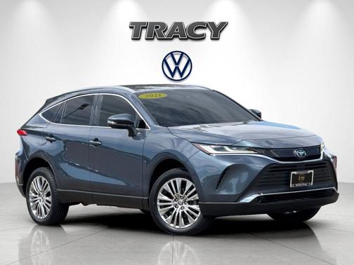 Coastal Gray Metallic 2021 Toyota Venza XLE