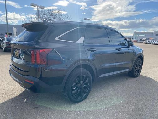 2025 Kia Sorento EX