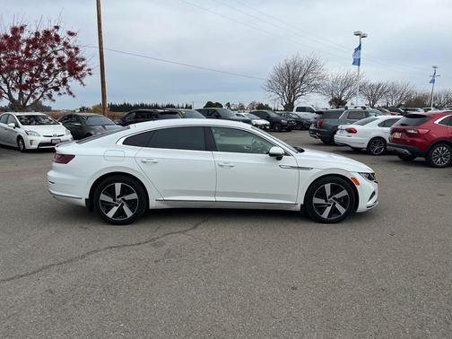 Photo 2 of 10 of 2021 Volkswagen Arteon 2.0T SE