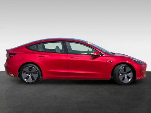 2022 Tesla Model 3 Standard Range