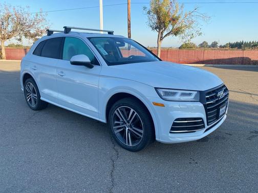 2020 Audi Q5 Premium Plus 55 TFSI e quattro S tronic