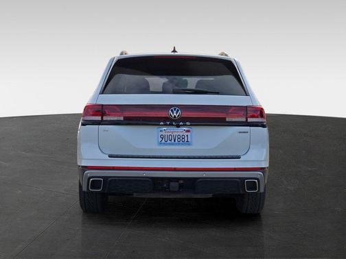 2025 Volkswagen Atlas 2.0T Peak Edition