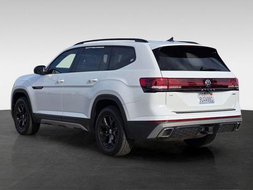 2025 Volkswagen Atlas 2.0T Peak Edition