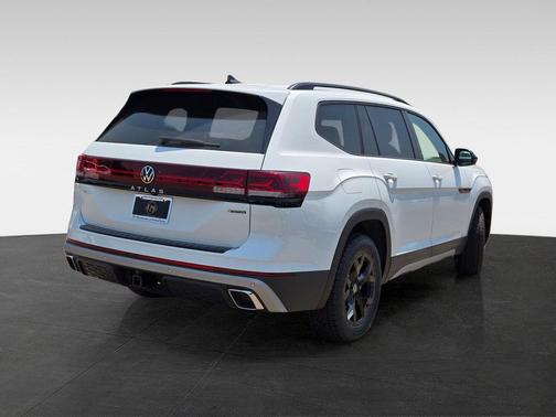2025 Volkswagen Atlas 2.0T Peak Edition
