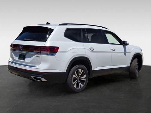 opal white pearl 2026 Volkswagen Atlas 2.0T SE
