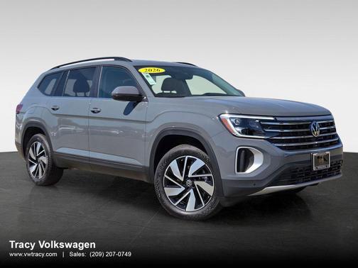 Pure Gray 2026 Volkswagen Atlas 2.0T SE w/Technology 4MOTION
