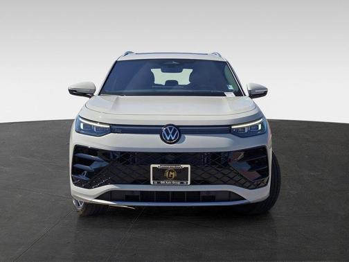 sandstone 2026 Volkswagen Tiguan 2.0T SEL R-Line 4MOTION