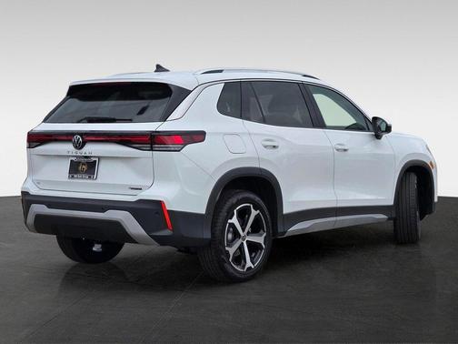 Pure White 2026 Volkswagen Tiguan 2.0T SE 4MOTION